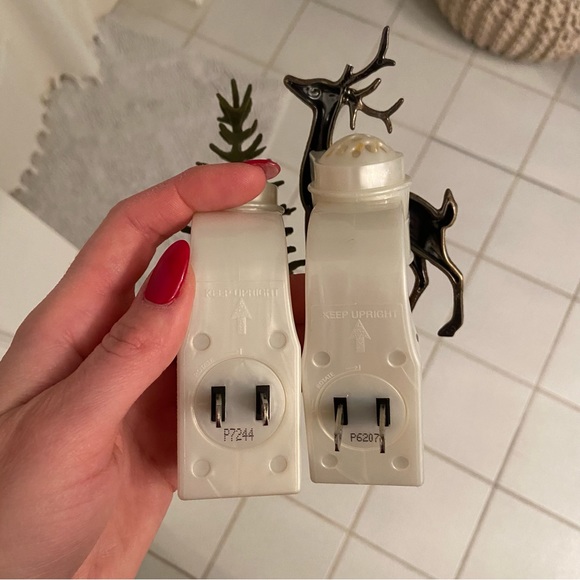 Bath & Body Works Christmas Wallflowers - Picture 2 of 5